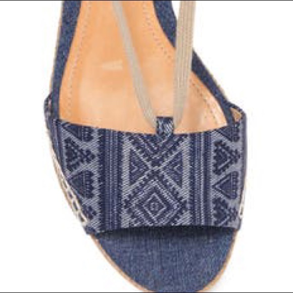 SCHUTZ Zayne Printed Denim Espadrille Platform - Picture 14 of 14